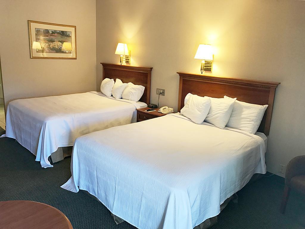White River Inn & Suites Уайт-Ривер-Джанкшн Экстерьер фото