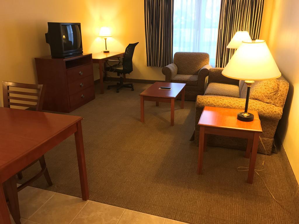 White River Inn & Suites Уайт-Ривер-Джанкшн Экстерьер фото