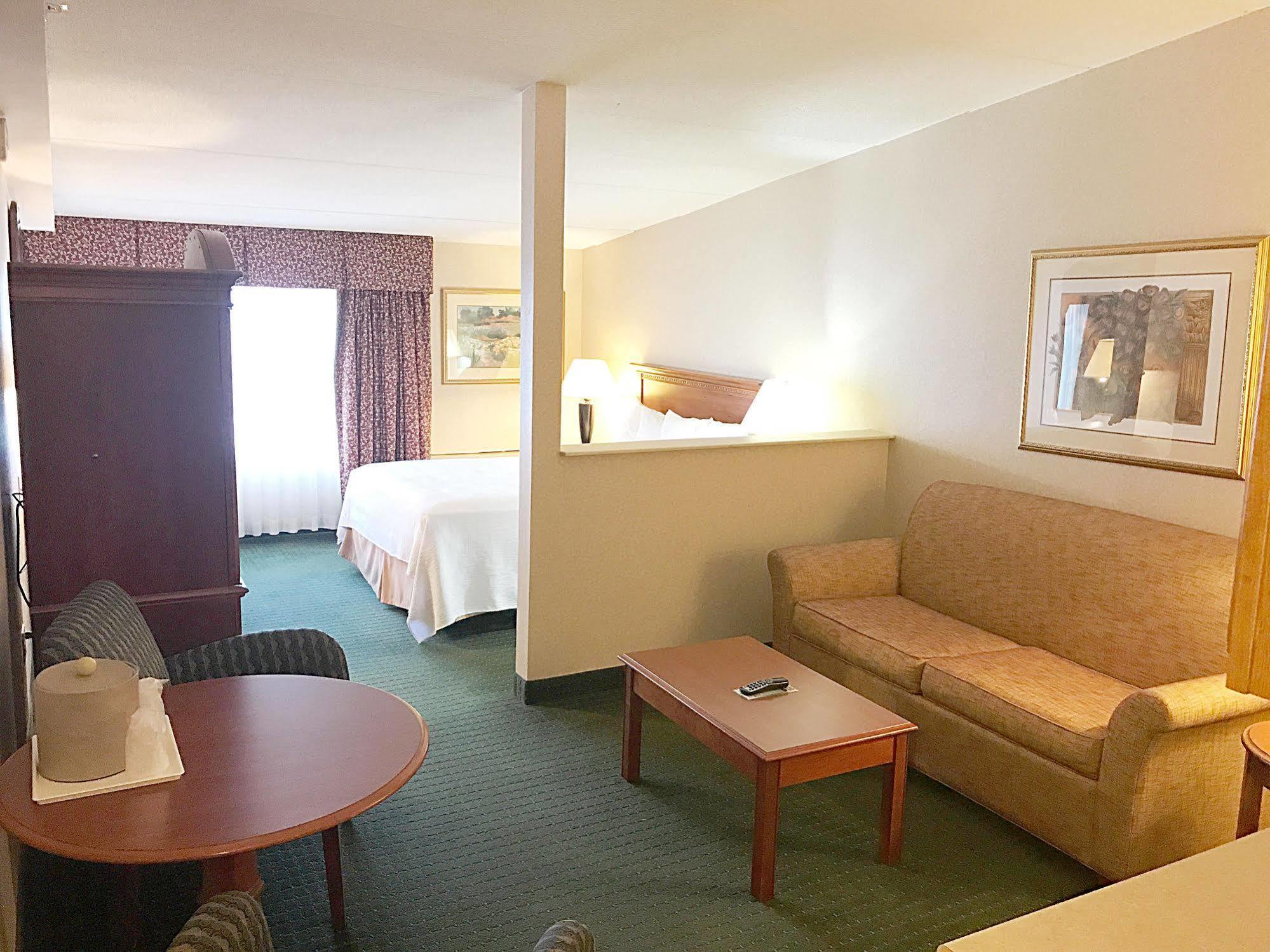 White River Inn & Suites Уайт-Ривер-Джанкшн Экстерьер фото