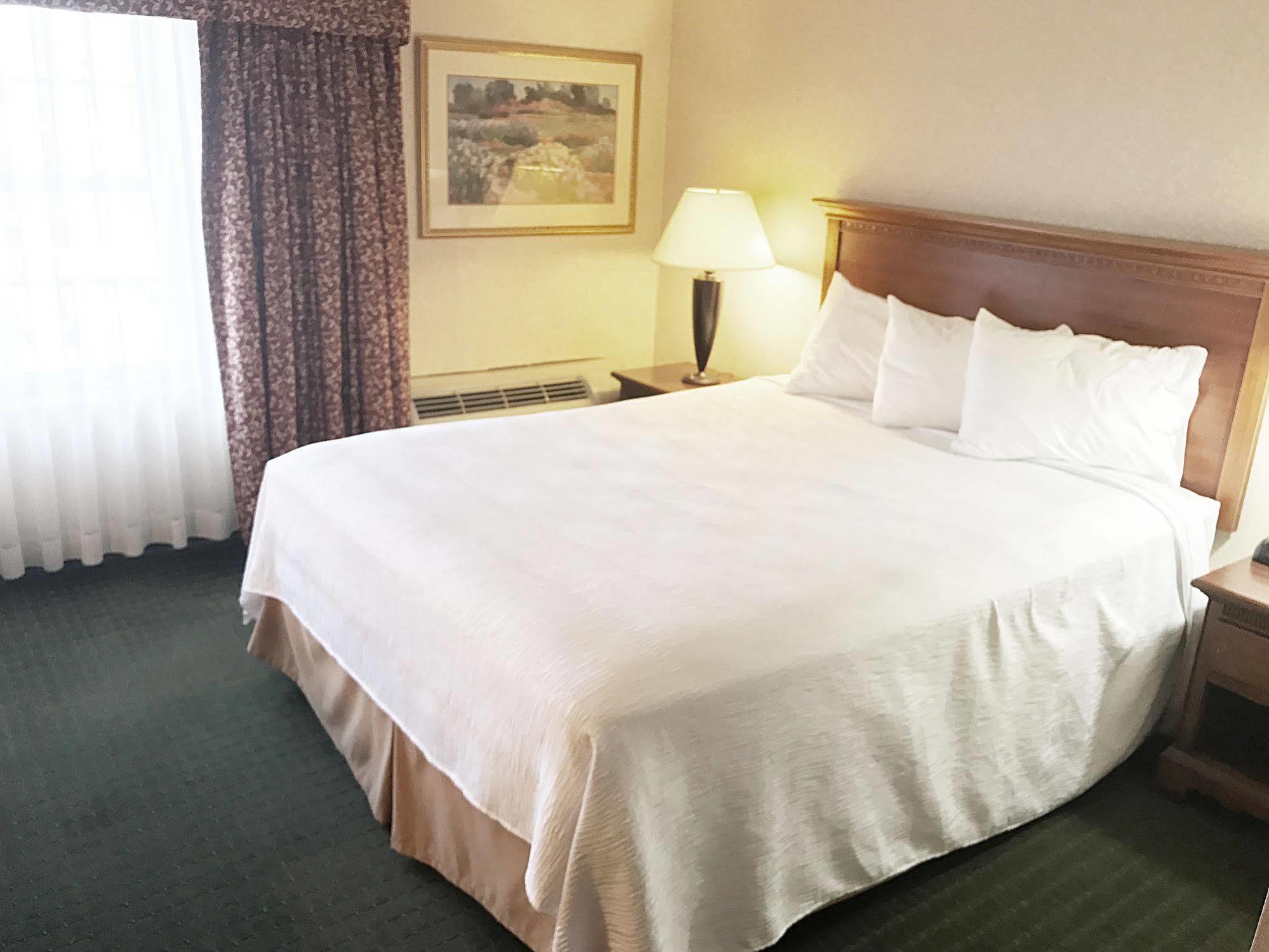 White River Inn & Suites Уайт-Ривер-Джанкшн Экстерьер фото