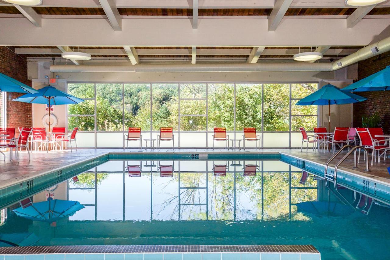 White River Inn & Suites Уайт-Ривер-Джанкшн Экстерьер фото